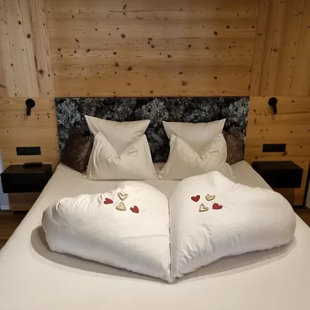 Greidlhof Alpstyle Apartment Fuegen