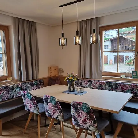 Greidlhof Alpstyle 公寓 菲根